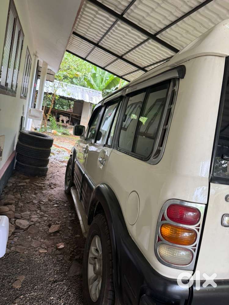 Mahindra Scorpio Classic 2005