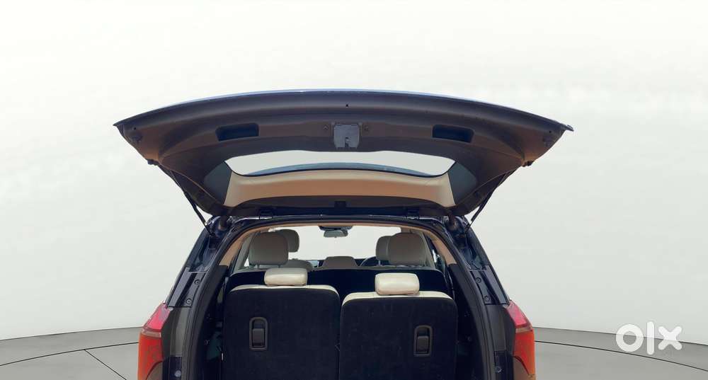 Mahindra Xuv700 2.0 Ax 7 Petrol At Luxury Pack Str, 2023, Petrol