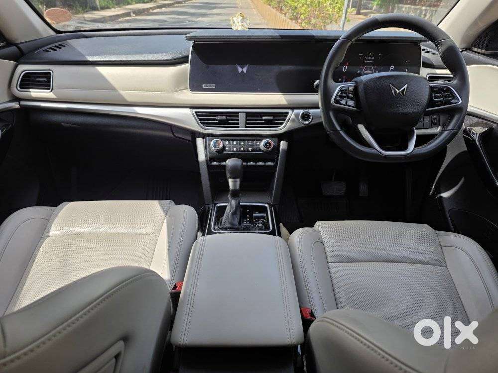 Mahindra Xuv700 2.2 Ax 7 Diesel At Luxury Pack Str Awd, 2023, Diesel