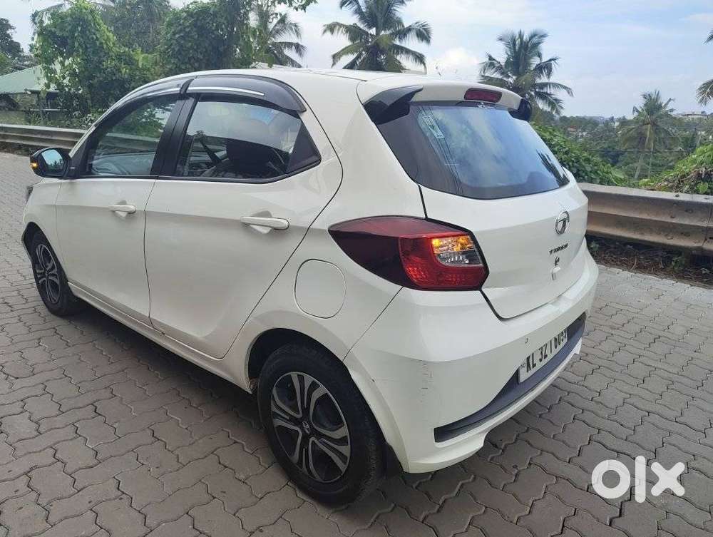 Tata Tiago 1.2 Revotron Xt (o), 2022, Petrol