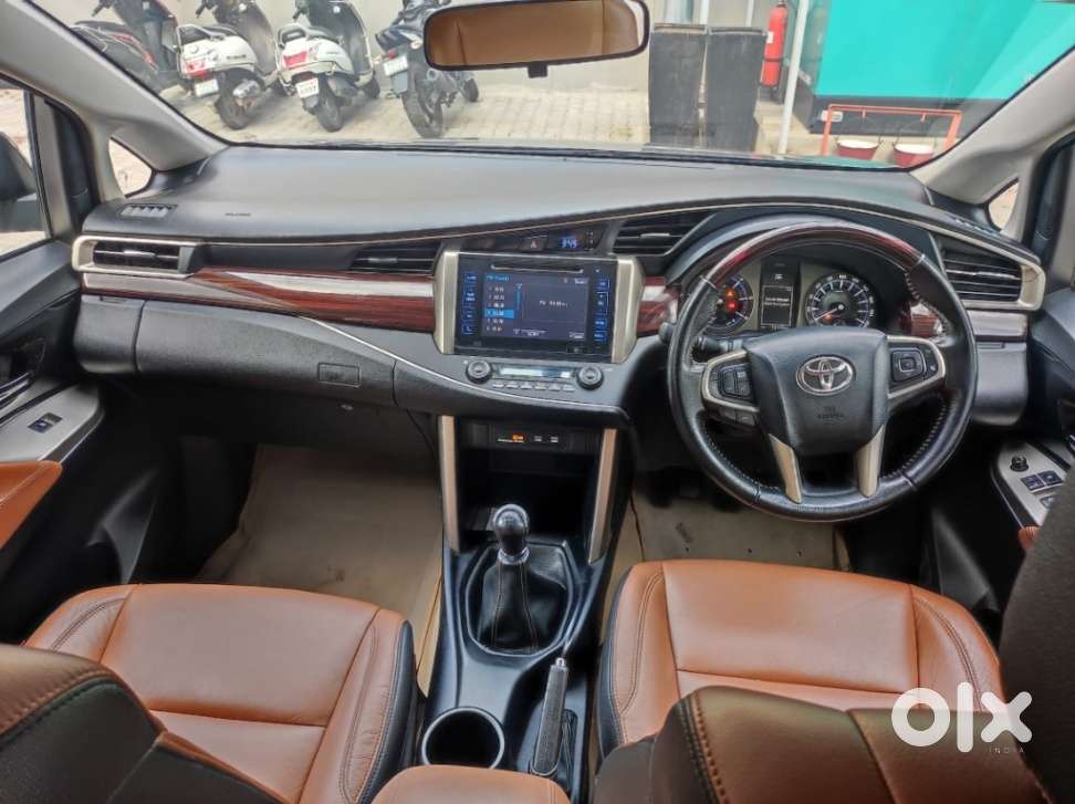 Toyota Innova Crysta 2.4 V 7 Str, 2017, Diesel