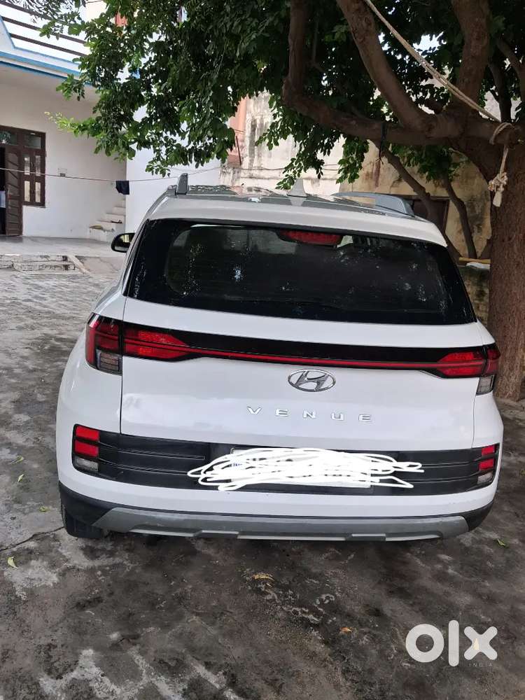 Hyundai Venue Petrol 2024
