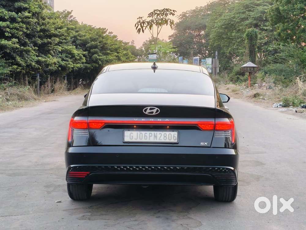Hyundai Verna 1.5 Sx Vtvt Ivt, 2023, Petrol