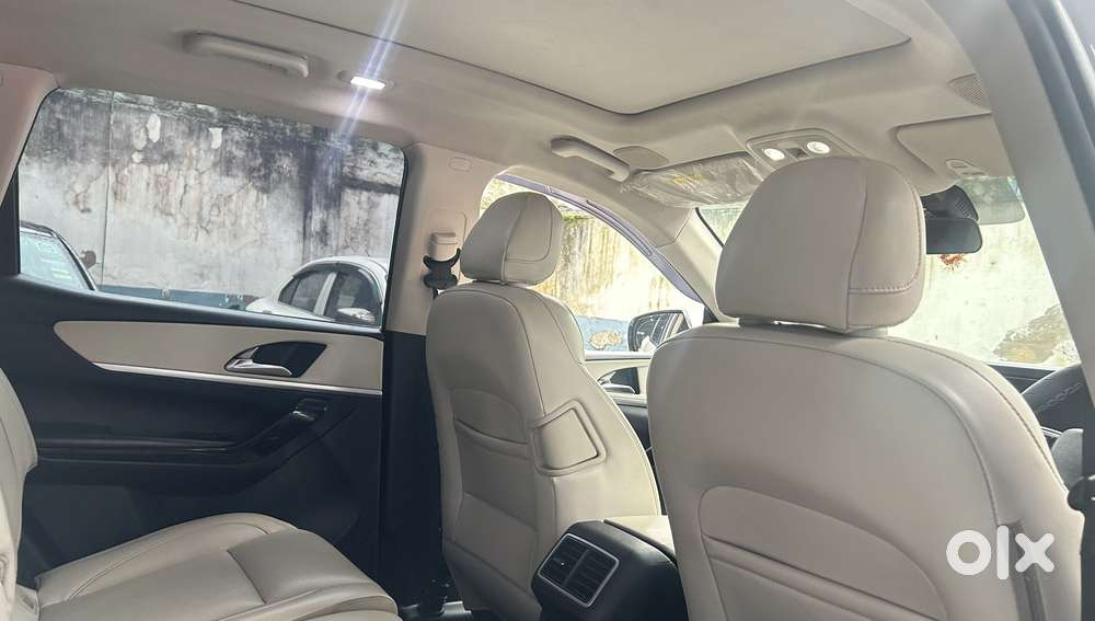 Mahindra Xuv700 2.2 Ax 7 Diesel At Luxury Pack Str, 2023, Diesel