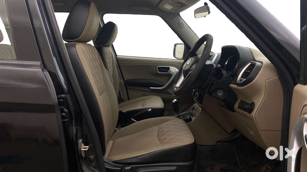 Mahindra Tuv 300 T10 Amt, 2018, Diesel