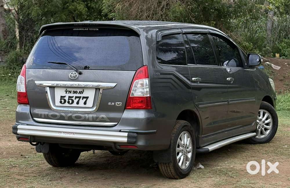 Toyota Innova 2.5 V 8 Str, 2013, Diesel