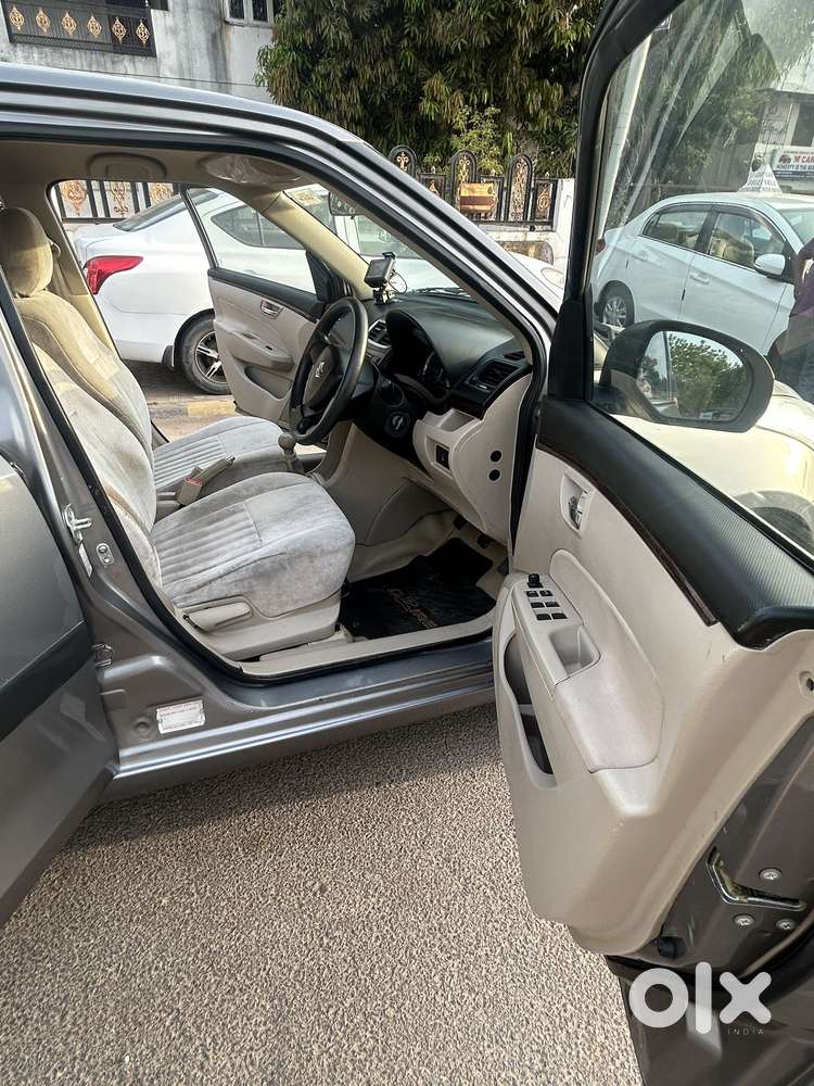 Maruti Suzuki Swift Dzire 1.2 Vxi Bsiv, 2013, Petrol