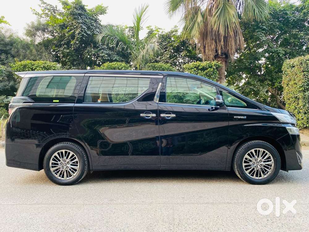 Toyota Vellfire Vip – Executive Lounge, 2023, Petrol