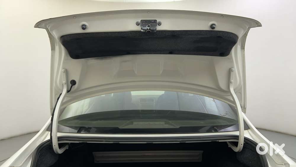 Volkswagen Vento 1.2 Tsi Highline At, 2016, Petrol