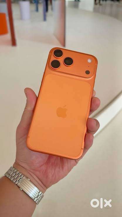Iphone 17 pro max 256 gbjust 40 days activated