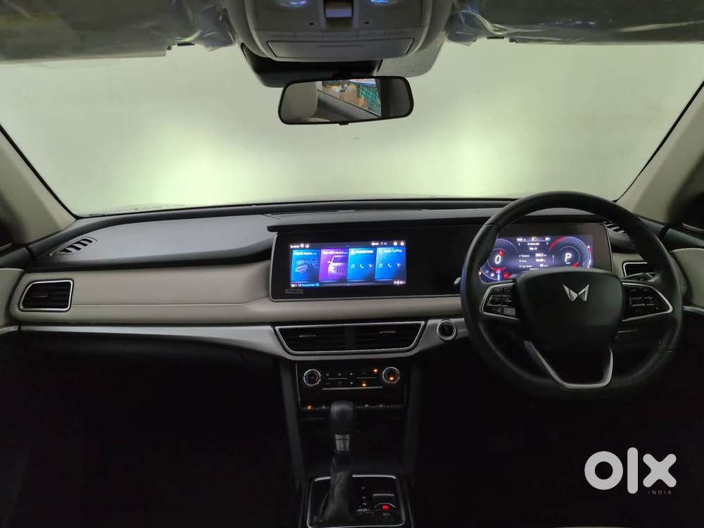 Mahindra Xuv700 2.0 Ax 7 Petrol At Luxury Pack Str, 2021, Petrol