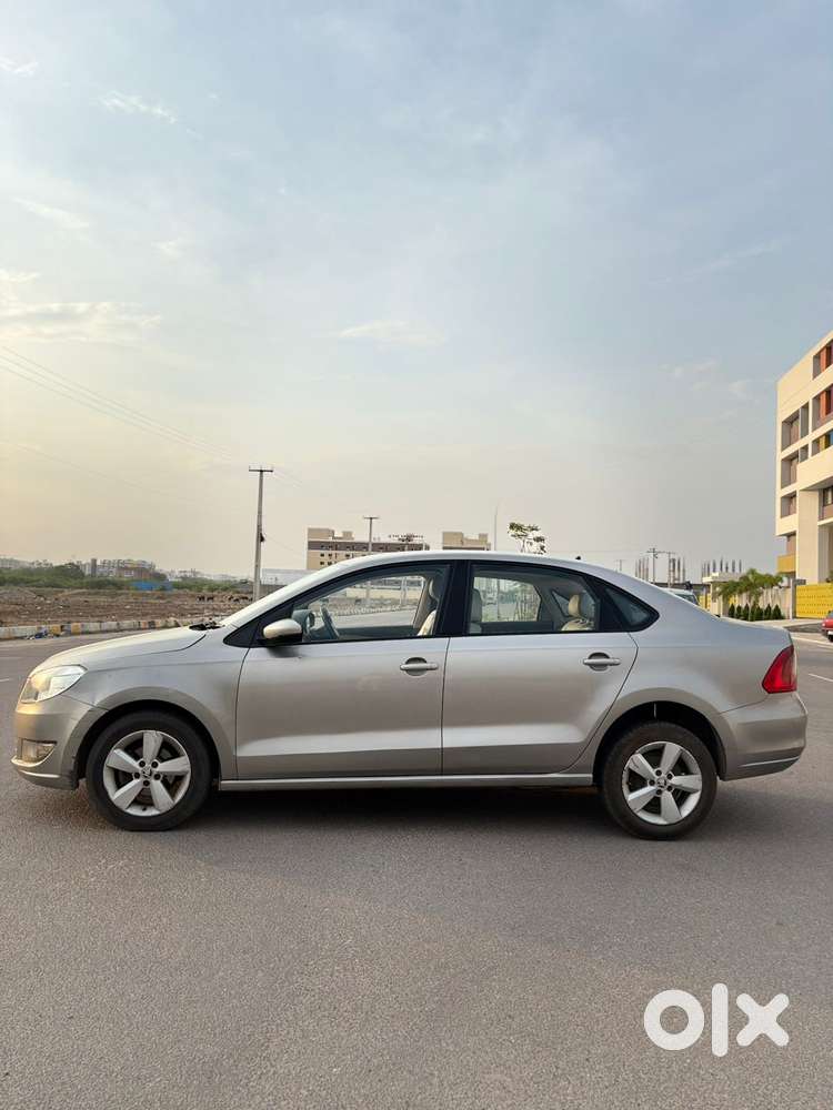 Skoda Rapid 1.5 Elegance Tdi Mt, 2015, Diesel
