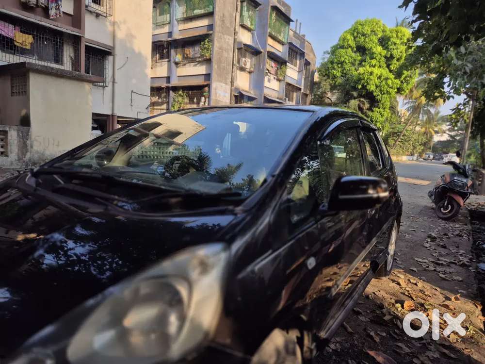 Honda Jazz 1.2 Zx 2011( All Paper Clear Upto 2031)