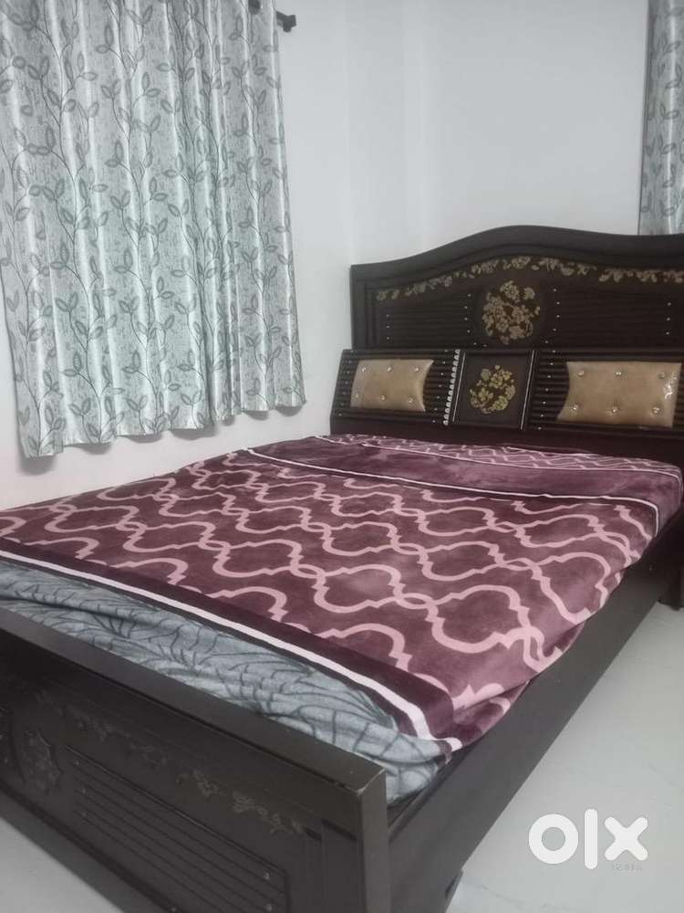 5.5 6 cot with headboard storage Kurlon matress 3 yrs used good Beds Wardrobes 1795592105