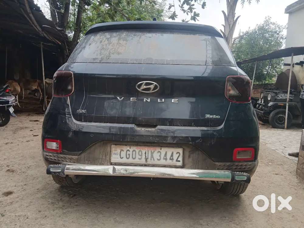 Hyundai Venue 2021 Petrol Well Maintained