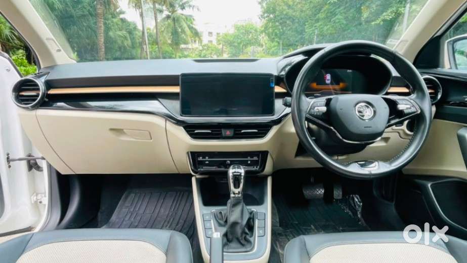 Skoda Slavia Style 1.0l Tsi At, 2024, Petrol