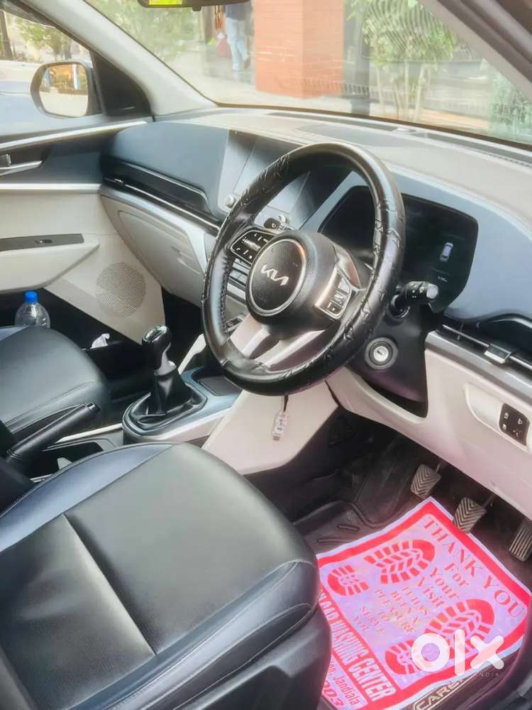 Kia Carens 2024 Petrol 32000 Km Driven