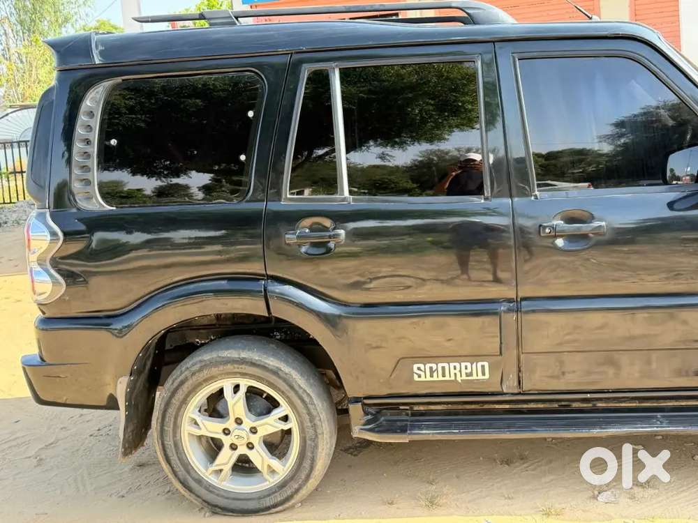 Mahindra Scorpio S10 2015