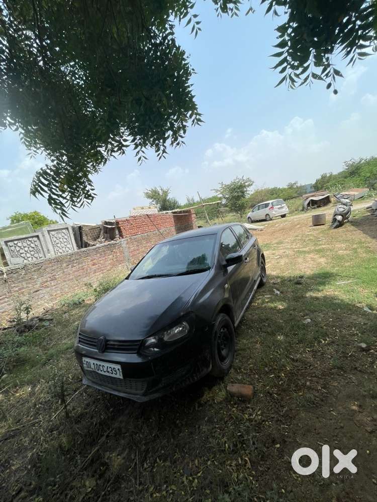 Volkswagen Polo 2015 Car