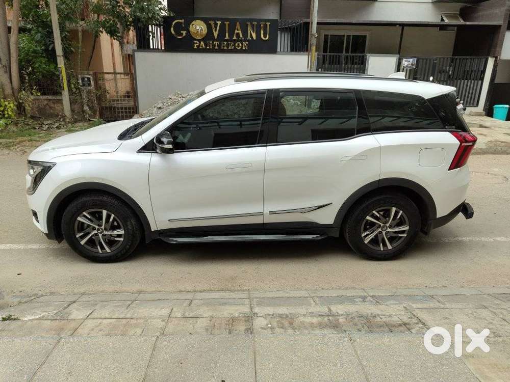 Mahindra Xuv700 2.0 Ax 5 Petrol Mt 7 Str, 2023, Petrol