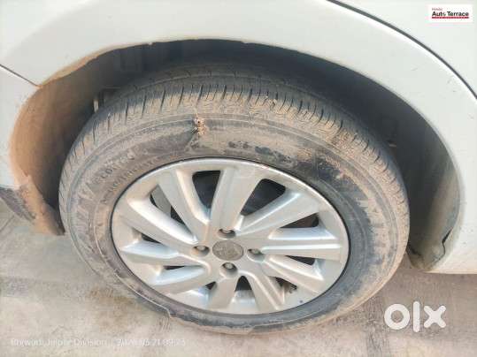 Maruti Suzuki Swift Dzire Lxi, 2016, Petrol