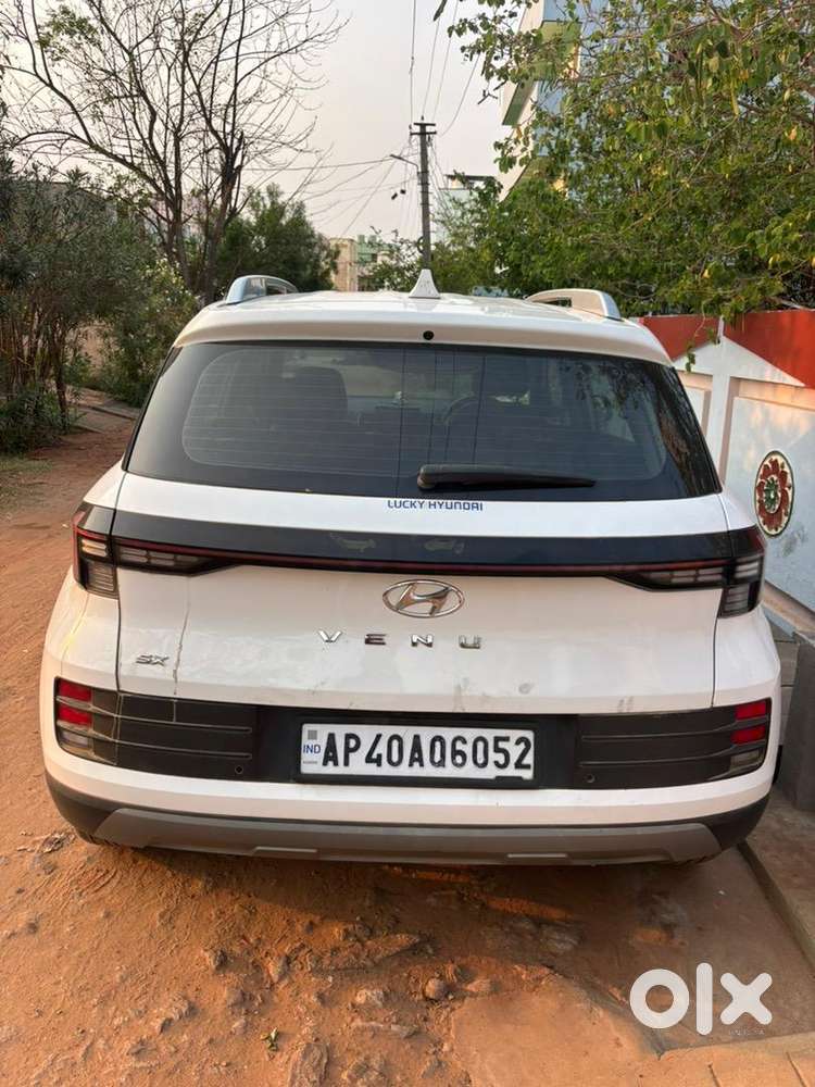 Hyundai Venue 2023 Diesel 55000 Km Driven
