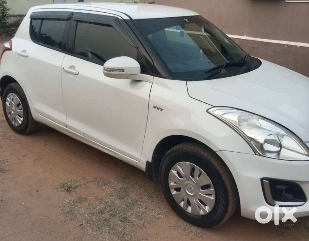 Maruti Suzuki Swift Vxi Optional, 2016, Petrol