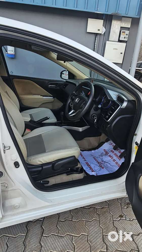 Step Into A Well-maintained City From Honda.for Sale: 2015 Honda City