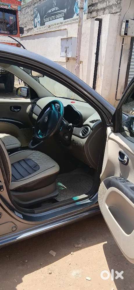 Insurance Valid
Hsrp Valid No Accident Screen With Reverse Camera