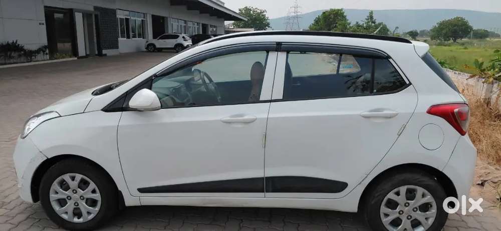 Hyundai Grand I10 2016 Diesel 80000 Km Driven