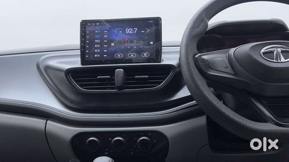 Tata Altroz 1.2 Xe, 2020, Petrol