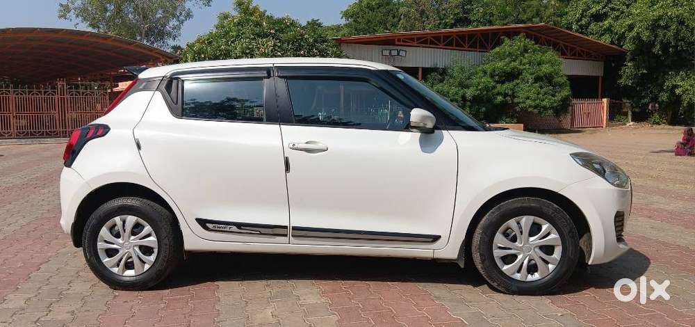 Maruti Suzuki Swift Vxi + Manual, 2018, Petrol
