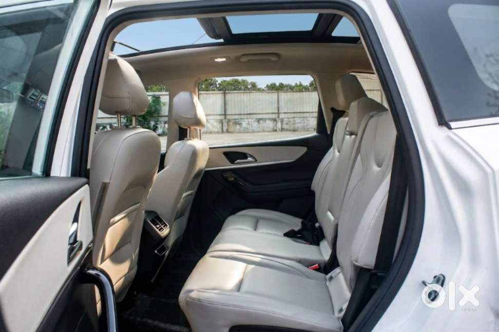Mahindra Xuv700 2.2 Ax 7 Diesel At Str, 2024, Petrol