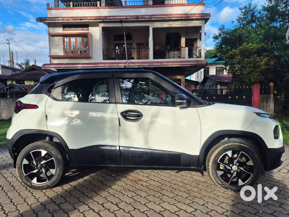 Tata Punch, 2022, Petrol