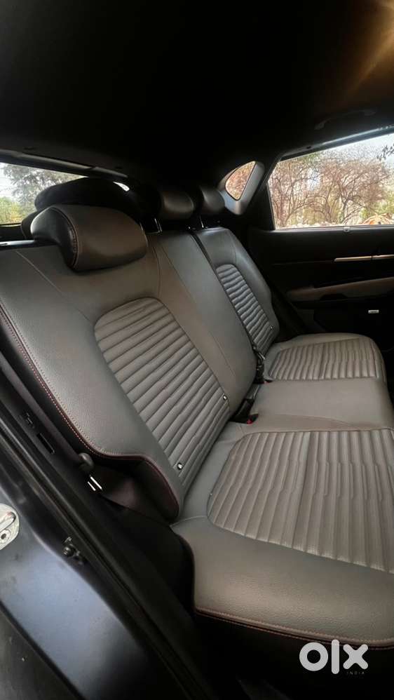 Kia Sonet Xline Dct ( Matte Colour )