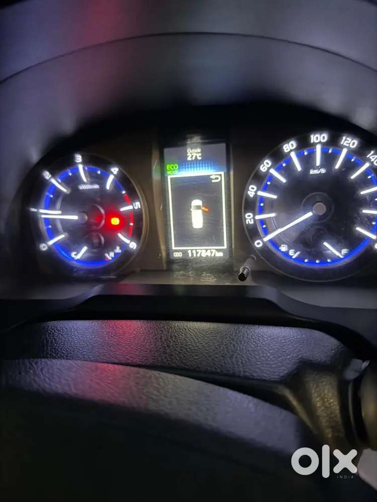 Toyota Innova Crysta 2016 Diesel 118000 Km Driven