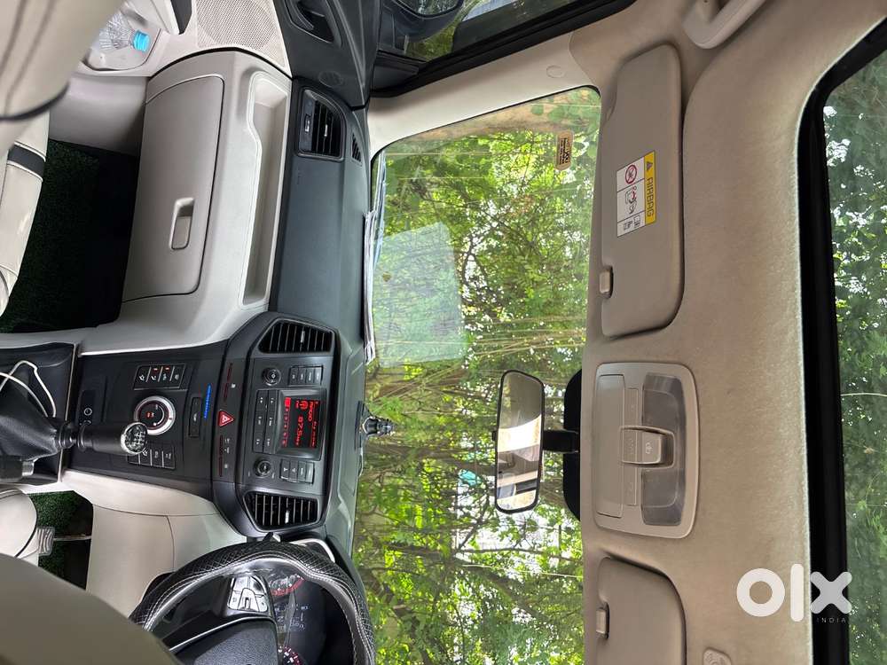 Mahindra Xuv300 Turbosport 2023 Petrol Well Maintained