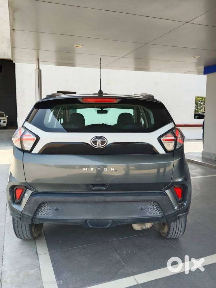 Tata Nexon 1.2 Revotron Xma Amt (s), 2022, Petrol