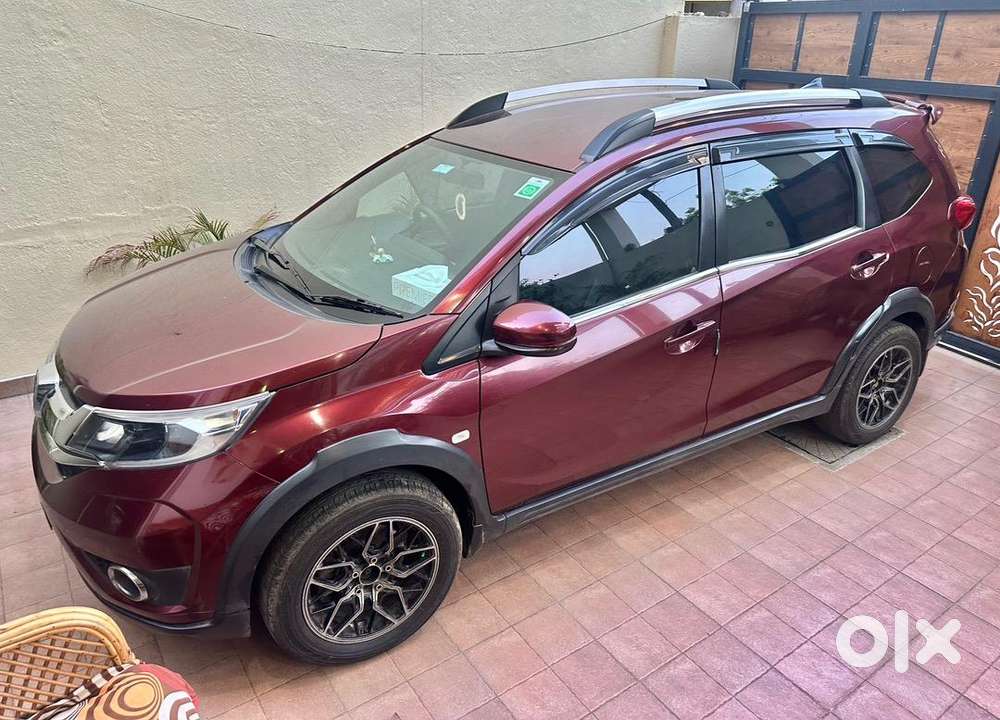 Honda Br-v 2016 Petrol Very Good Condition & Updgraded