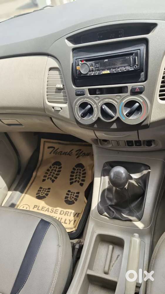 Toyota Innova 2.5 E 8 Str, 2010, Diesel