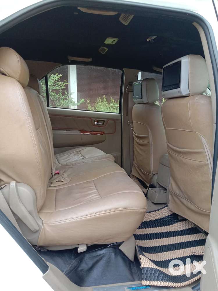 Toyota Fortuner 4x2 Manual, 2011, Diesel