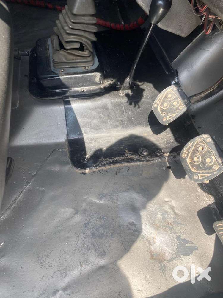 Bolero Invader 5speep 4x4 With Water Tank