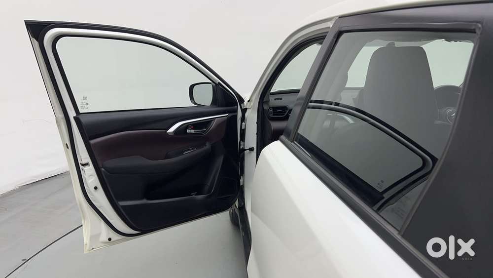 Maruti Suzuki Grand Vitara 1.5 Delta Smart Hybrid At, 2023, Petrol