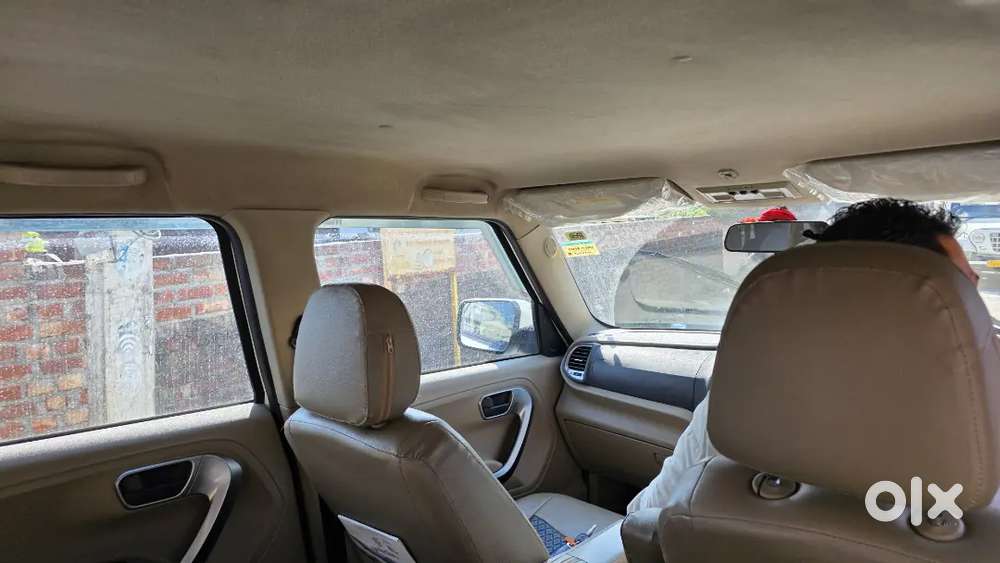 Mahindr Bolero Neo N10