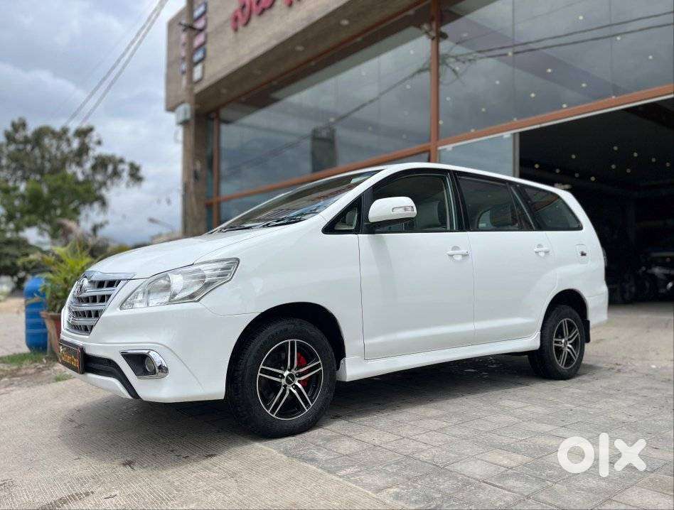 Toyota Innova 2.0 E, 2009, Petrol