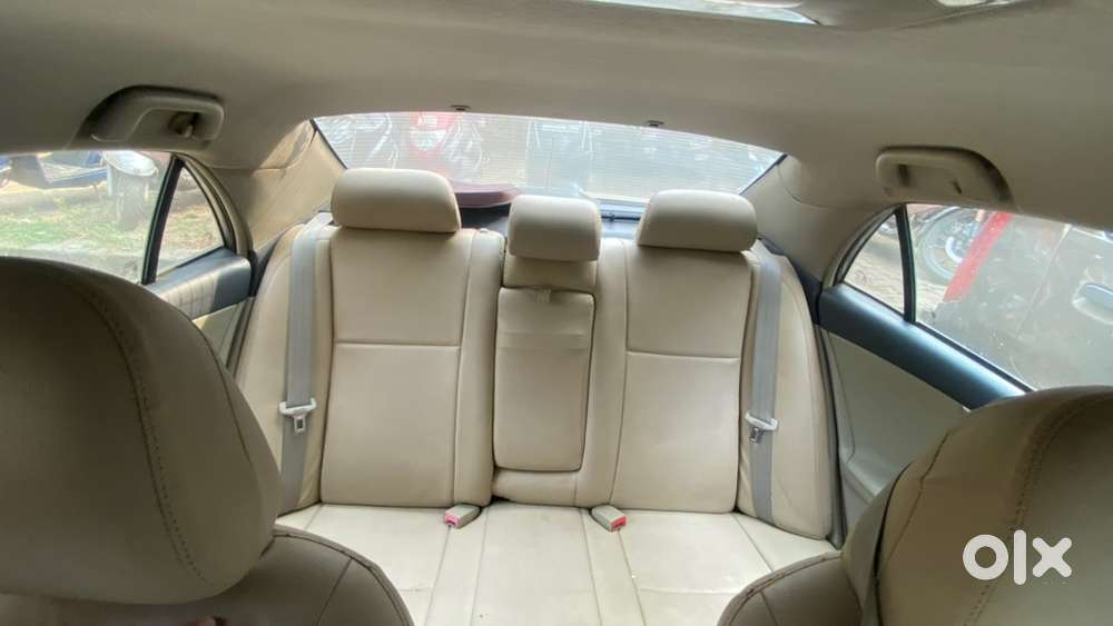 Toyota Corolla Altis 2011