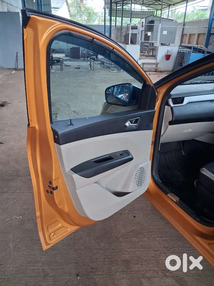 Renault Triber Petrol Amt 2022 Dual Tone