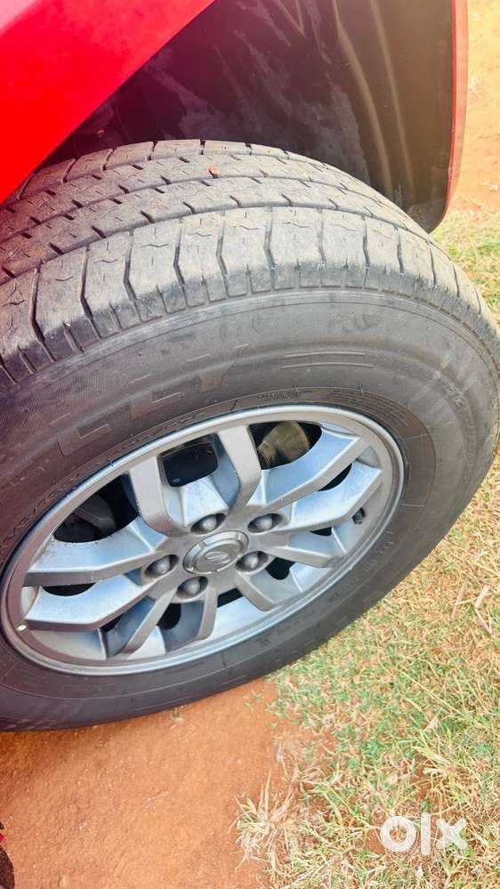 Mahindra Tuv 300 T10, 2018, Diesel