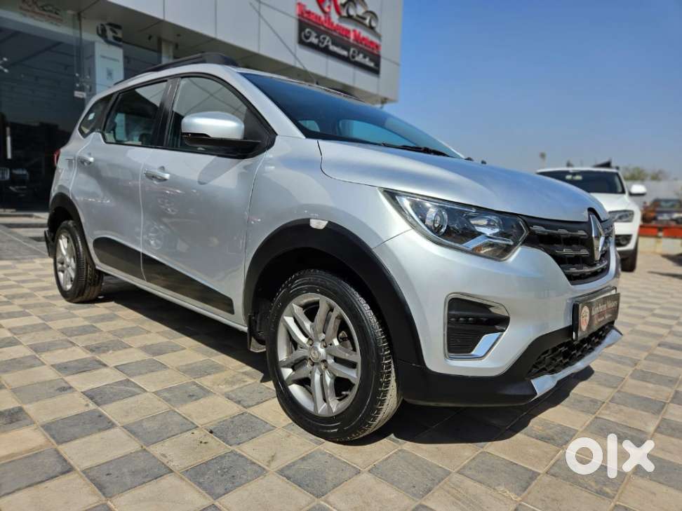 Renault Triber Rxz, 2022, Petrol