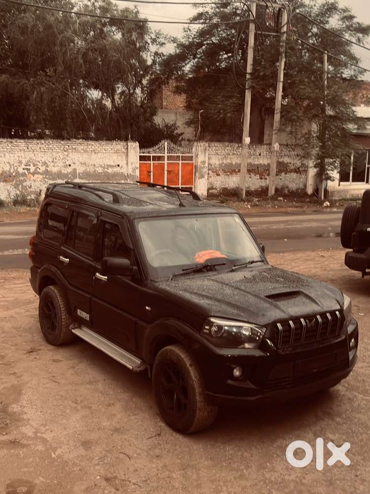 Mahindra Scorpio Classic 2021